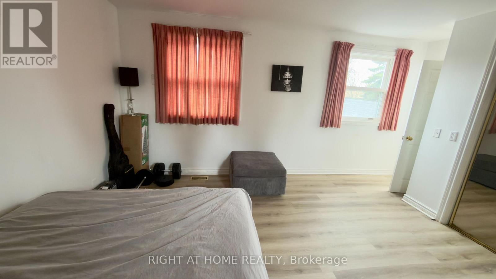 21 MITRE PLACE Image 23