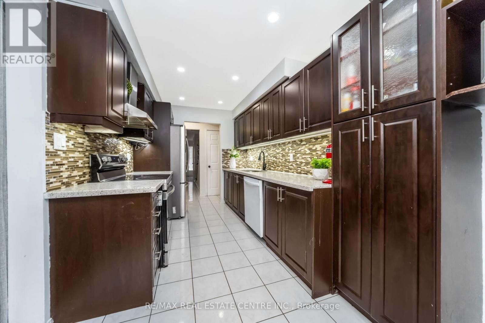 37 - 35 MALTA AVENUE NORTH Image 13