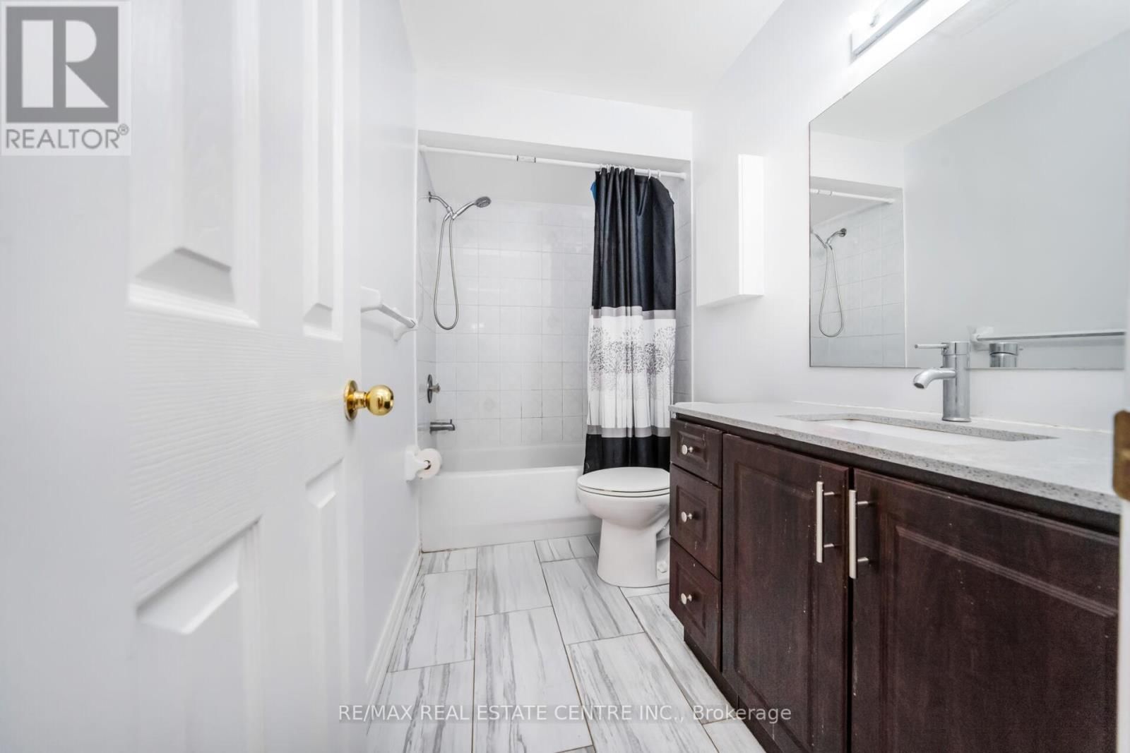 37 - 35 MALTA AVENUE NORTH Image 25