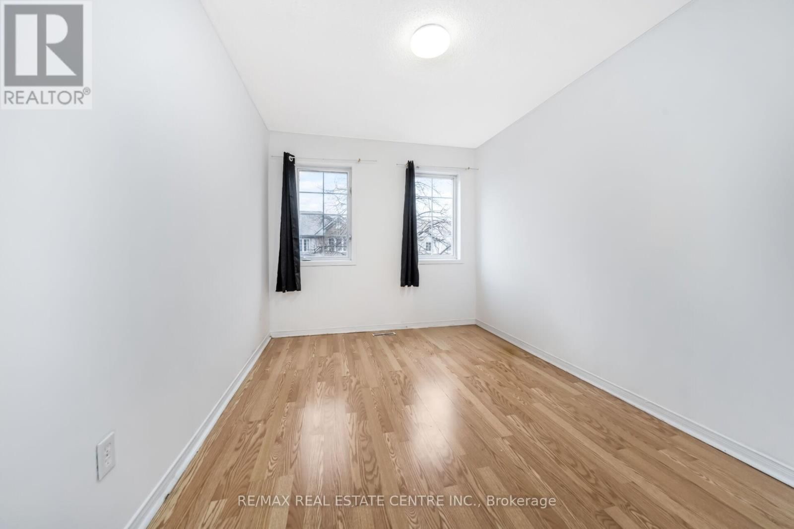 37 - 35 MALTA AVENUE NORTH Image 29