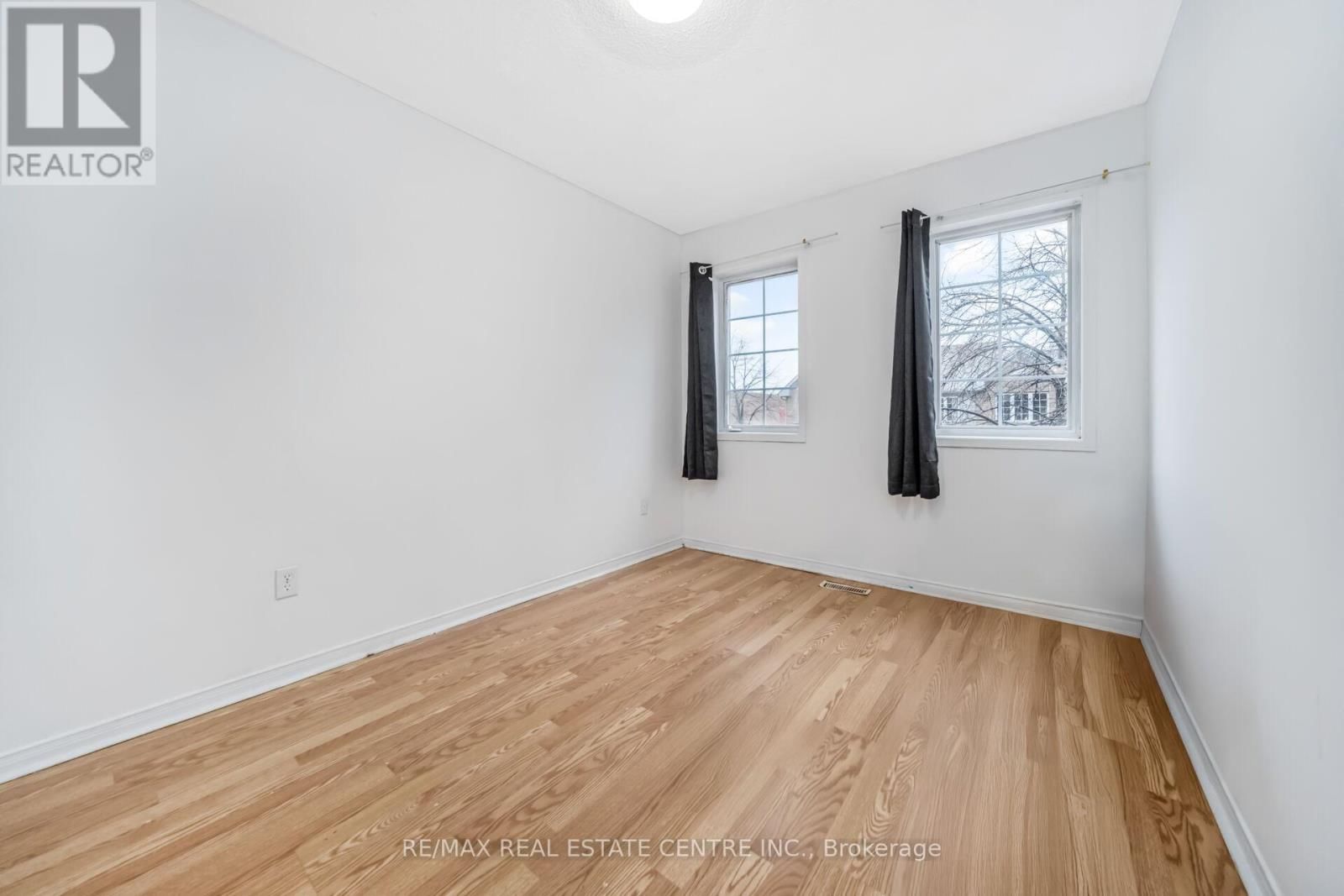 37 - 35 MALTA AVENUE NORTH Image 30