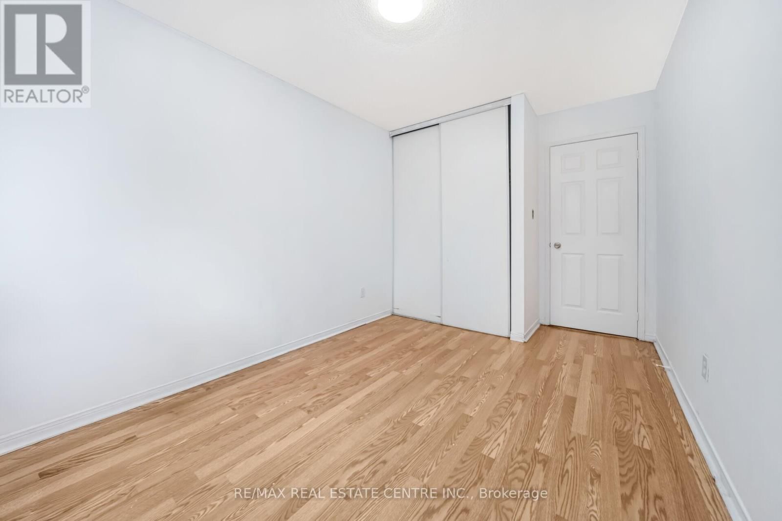 37 - 35 MALTA AVENUE NORTH Image 31