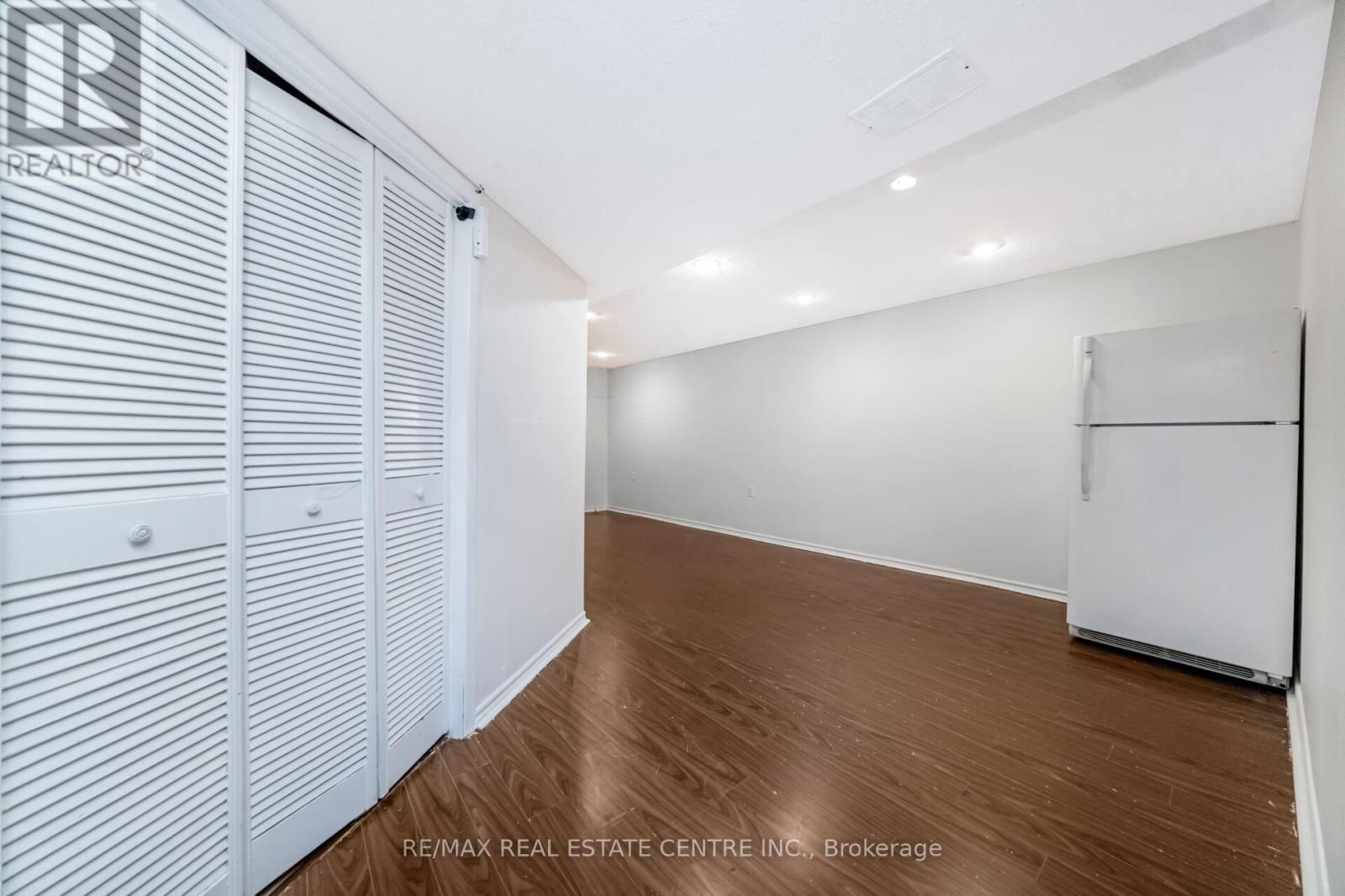 37 - 35 MALTA AVENUE NORTH Image 34