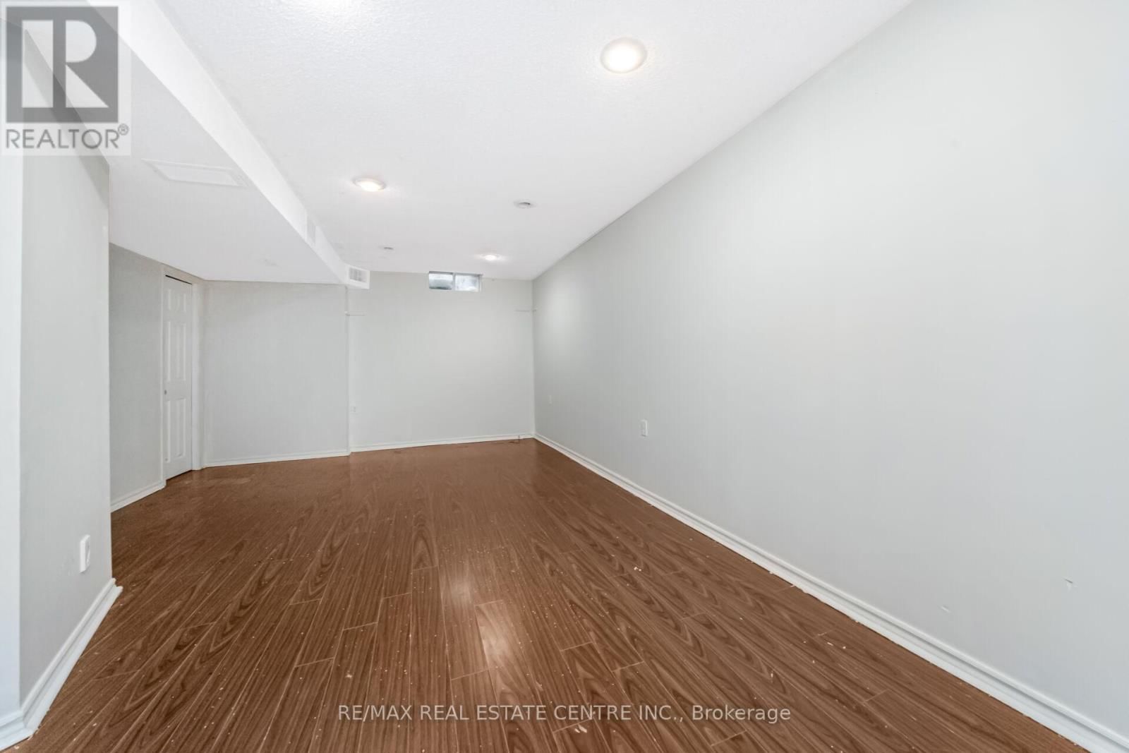 37 - 35 MALTA AVENUE NORTH Image 35