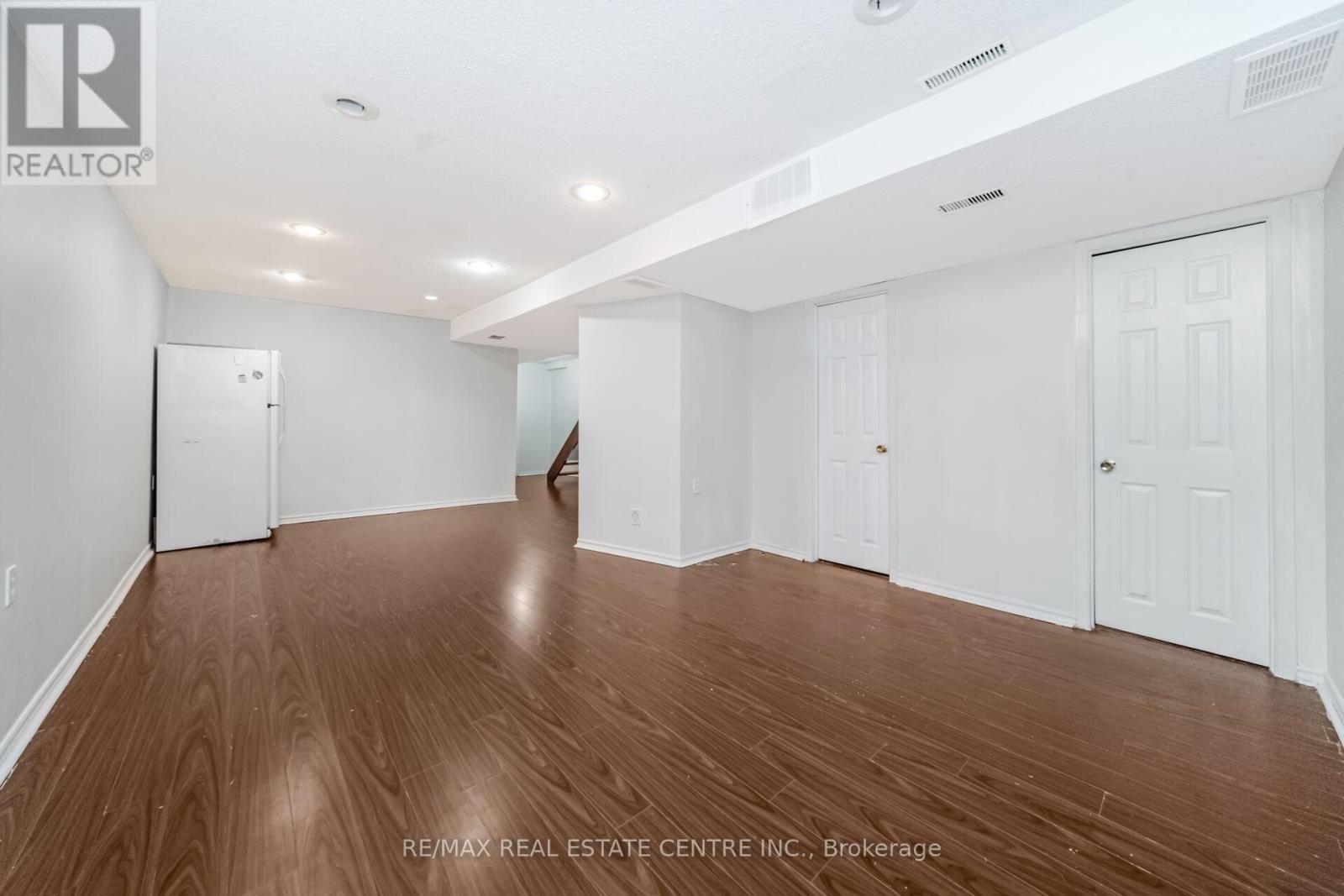 37 - 35 MALTA AVENUE NORTH Image 38