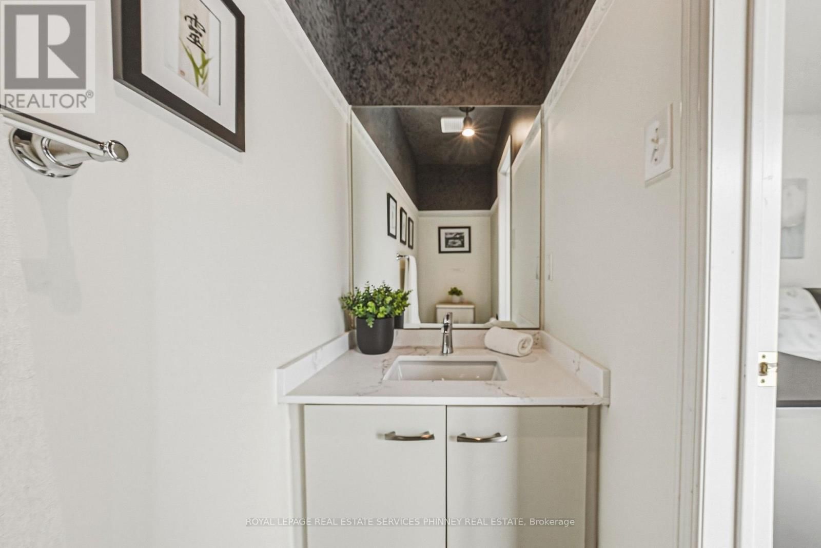 28 - 3140 FIFTH LINE WEST Image 22