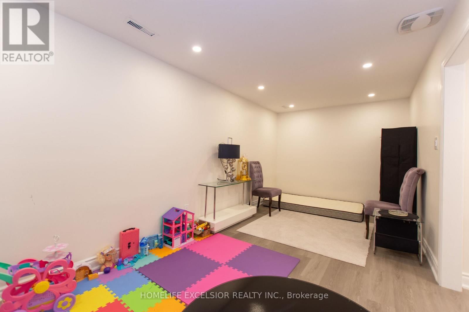 9 - 2200 GLENWOOD SCHOOL DRIVE Image 26