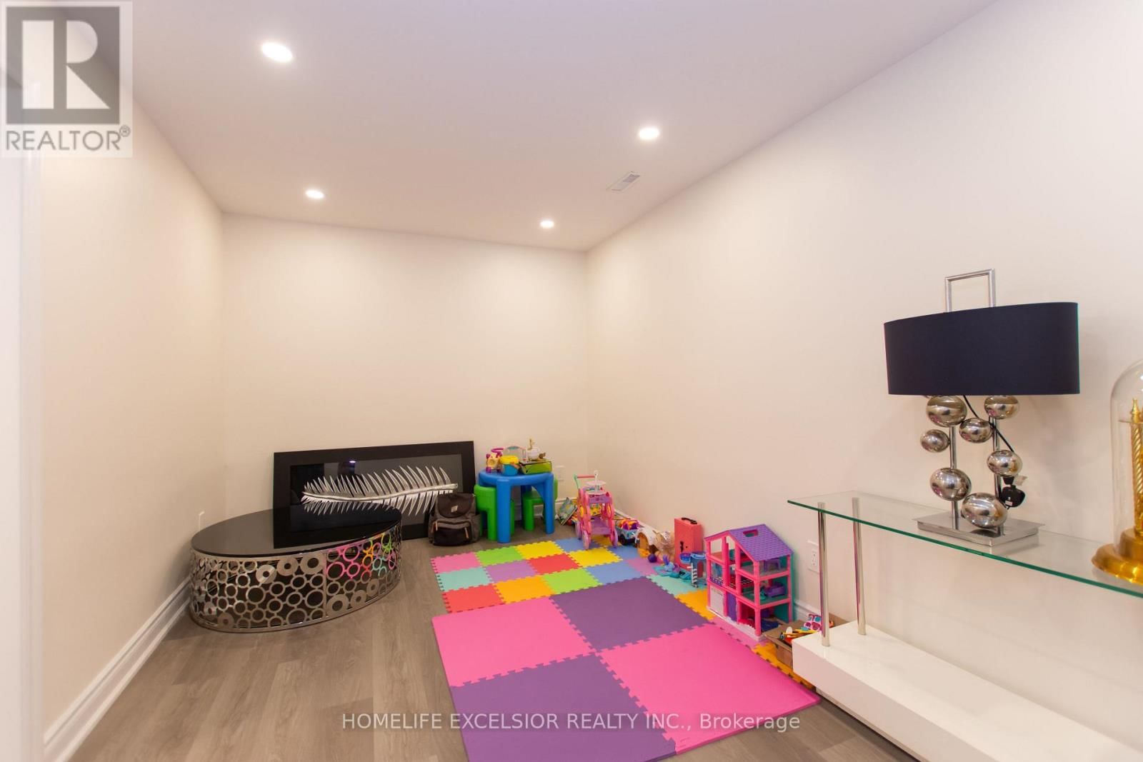 9 - 2200 GLENWOOD SCHOOL DRIVE Image 27