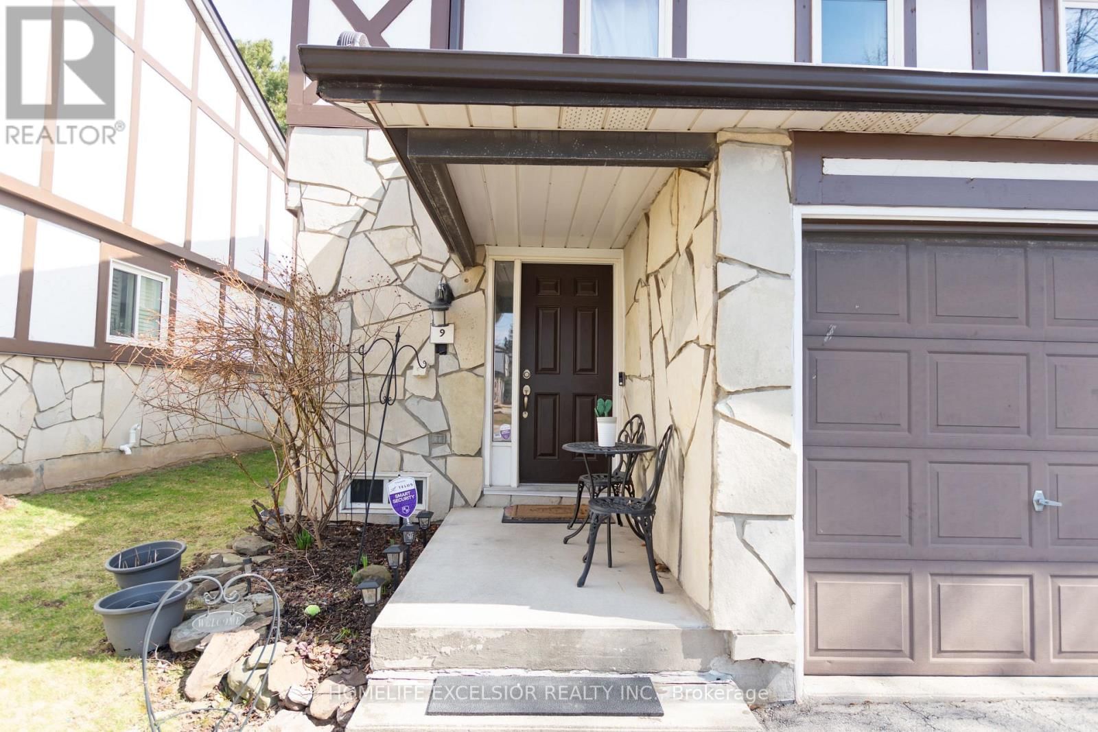 9 - 2200 GLENWOOD SCHOOL DRIVE Image 3