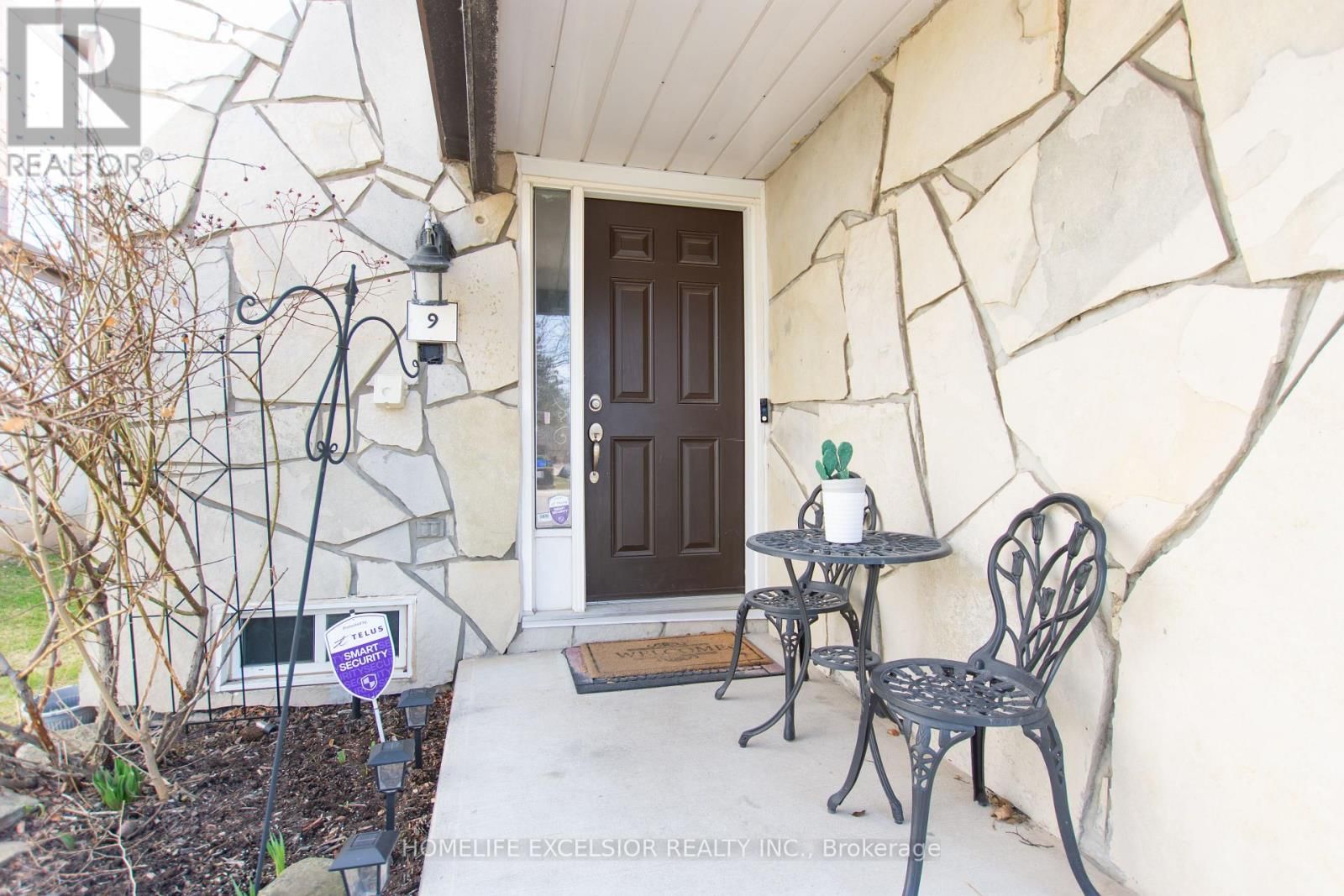 9 - 2200 GLENWOOD SCHOOL DRIVE Image 4