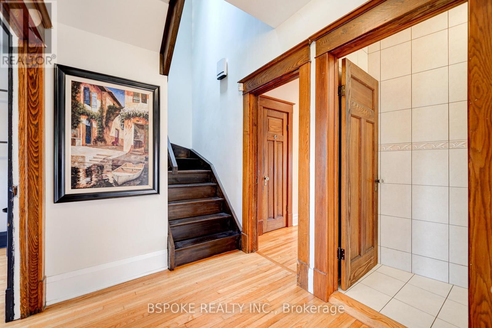 27 ROWLAND STREET Image 13