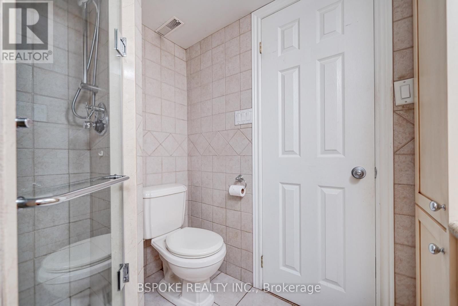 27 ROWLAND STREET Image 33