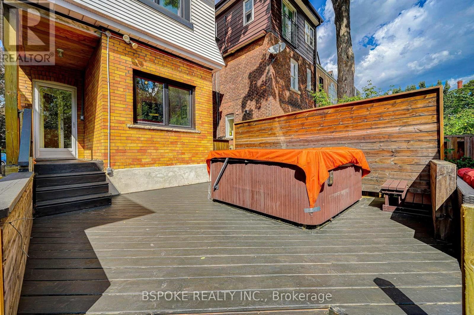 27 ROWLAND STREET Image 39