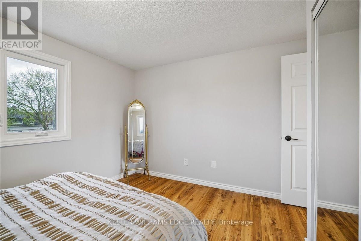 2208 MELISSA CRESCENT Image 31