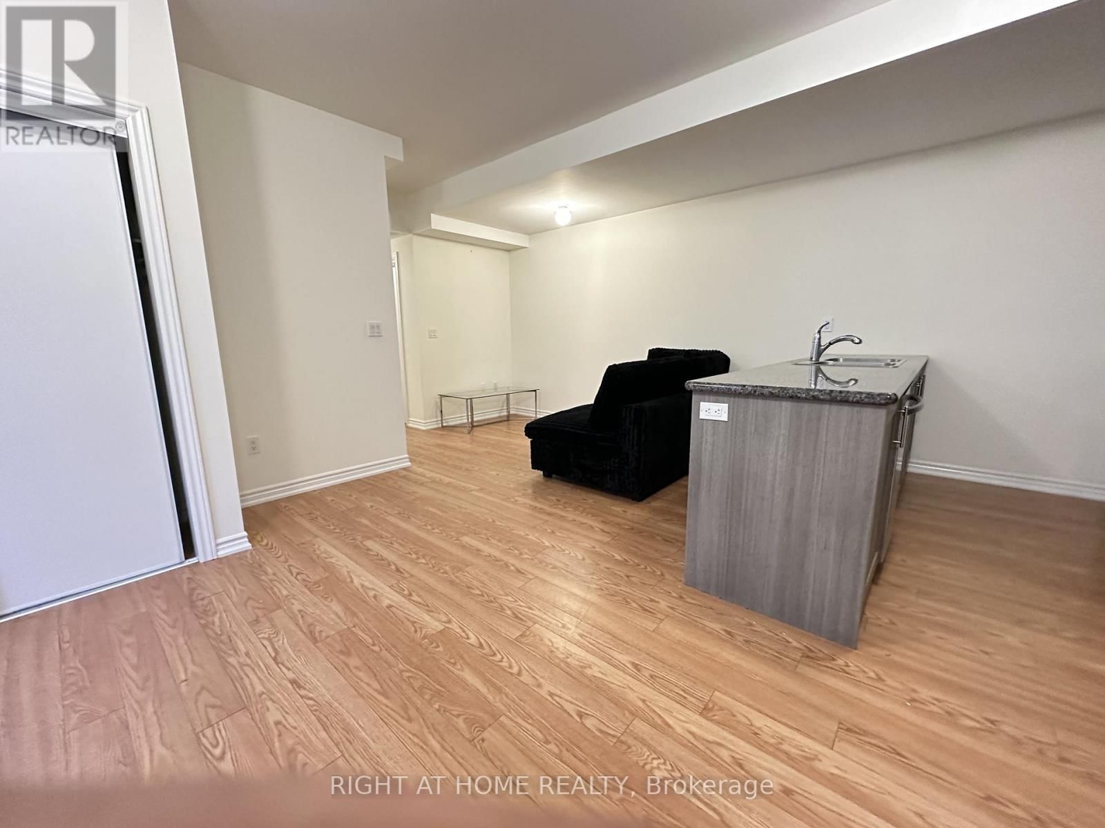 602 - 50 HALLIFORD PLACE Image 10