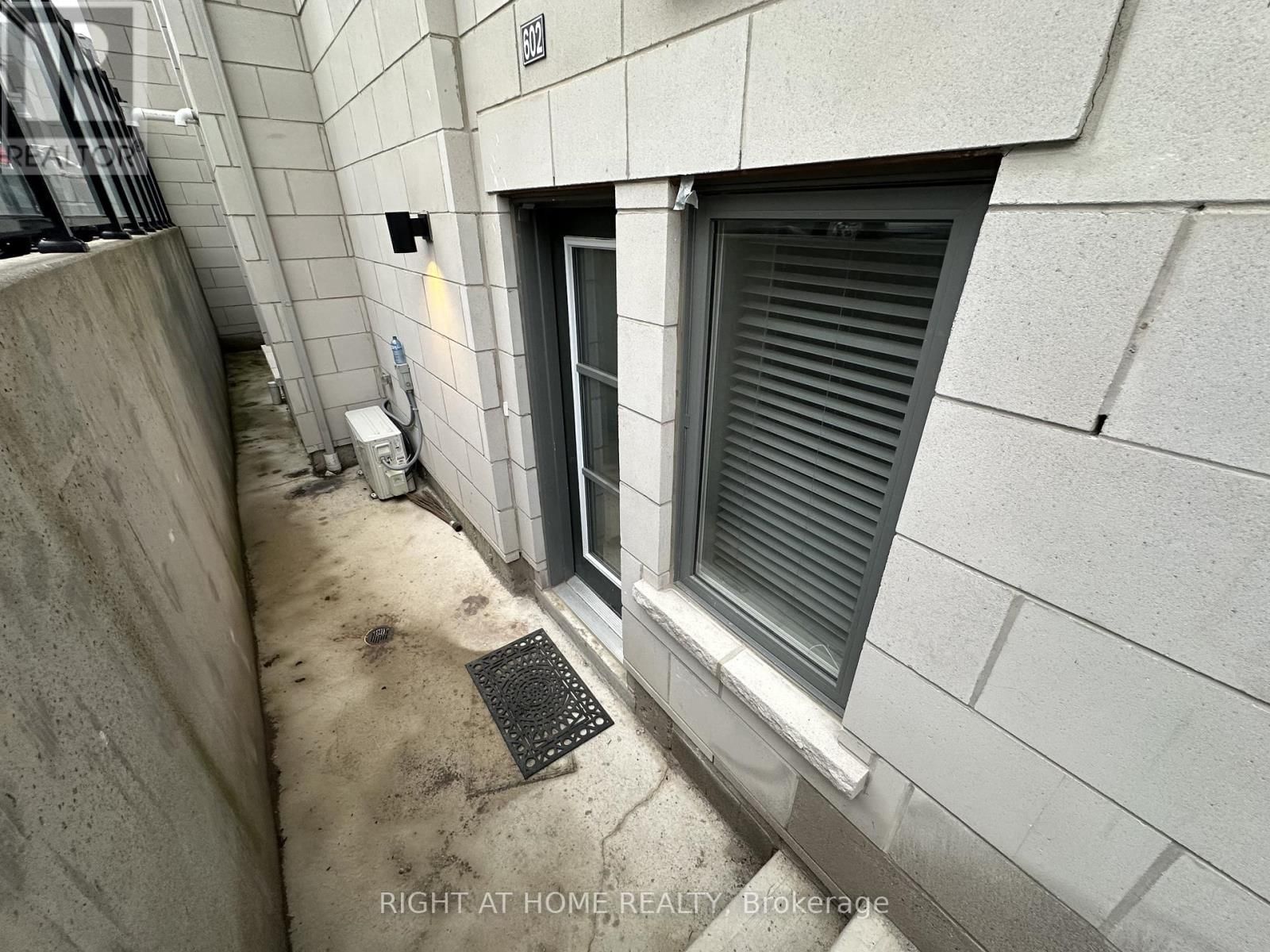 602 - 50 HALLIFORD PLACE Image 3