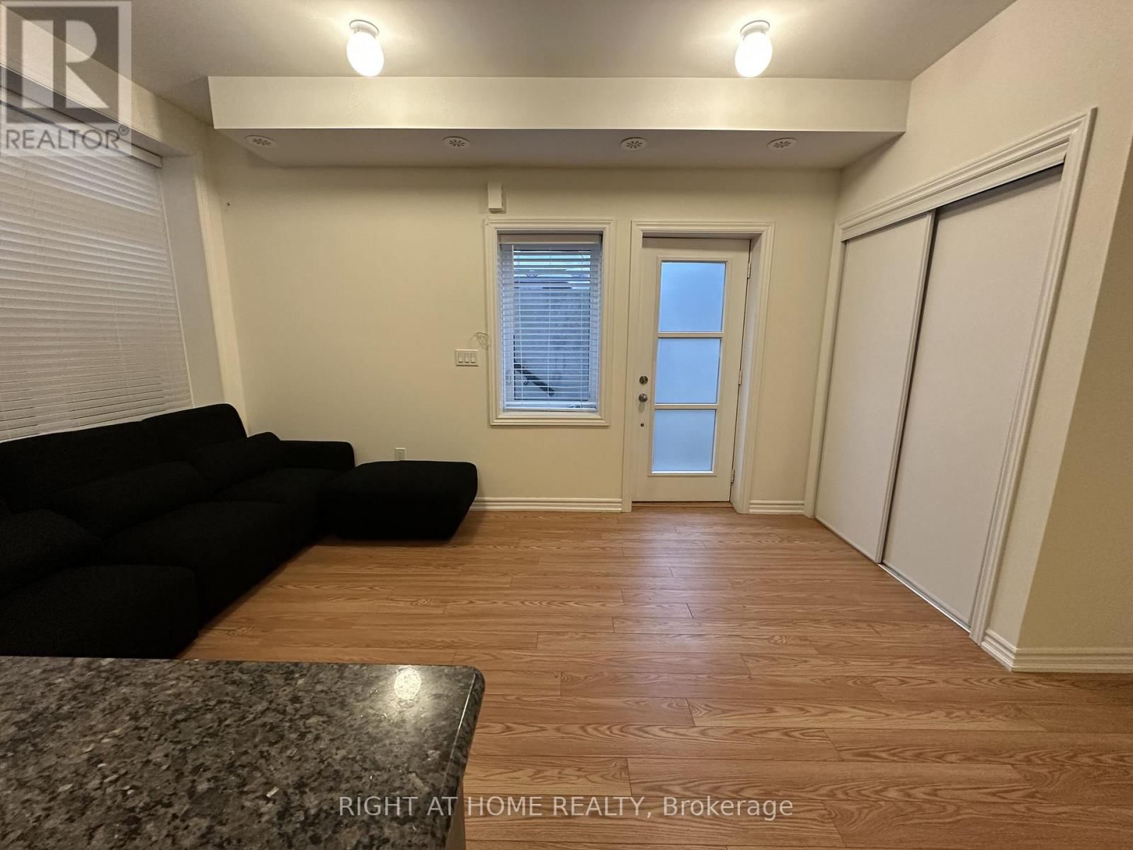 602 - 50 HALLIFORD PLACE Image 4