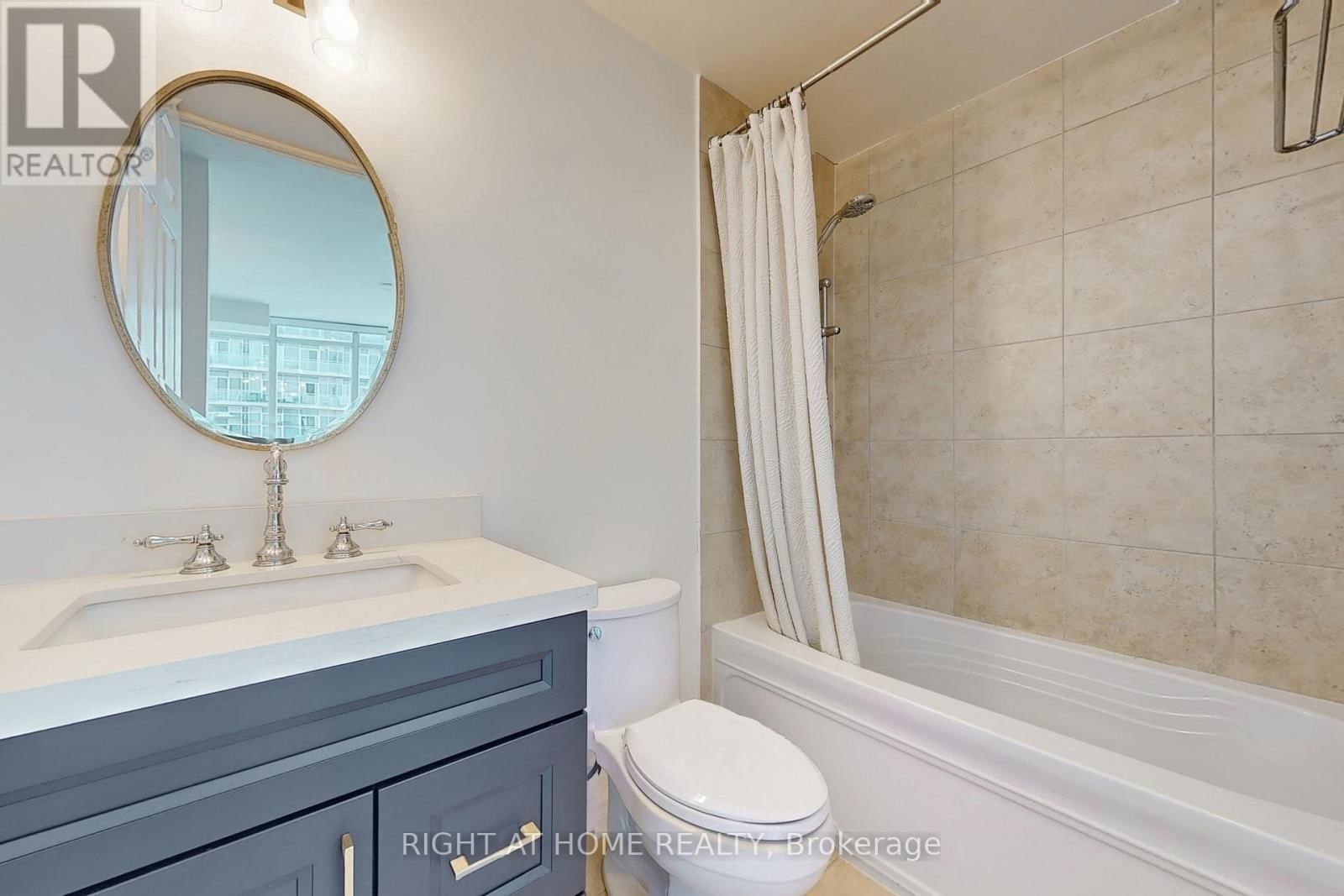 2207 - 185 LEGION ROAD NORTH Image 29