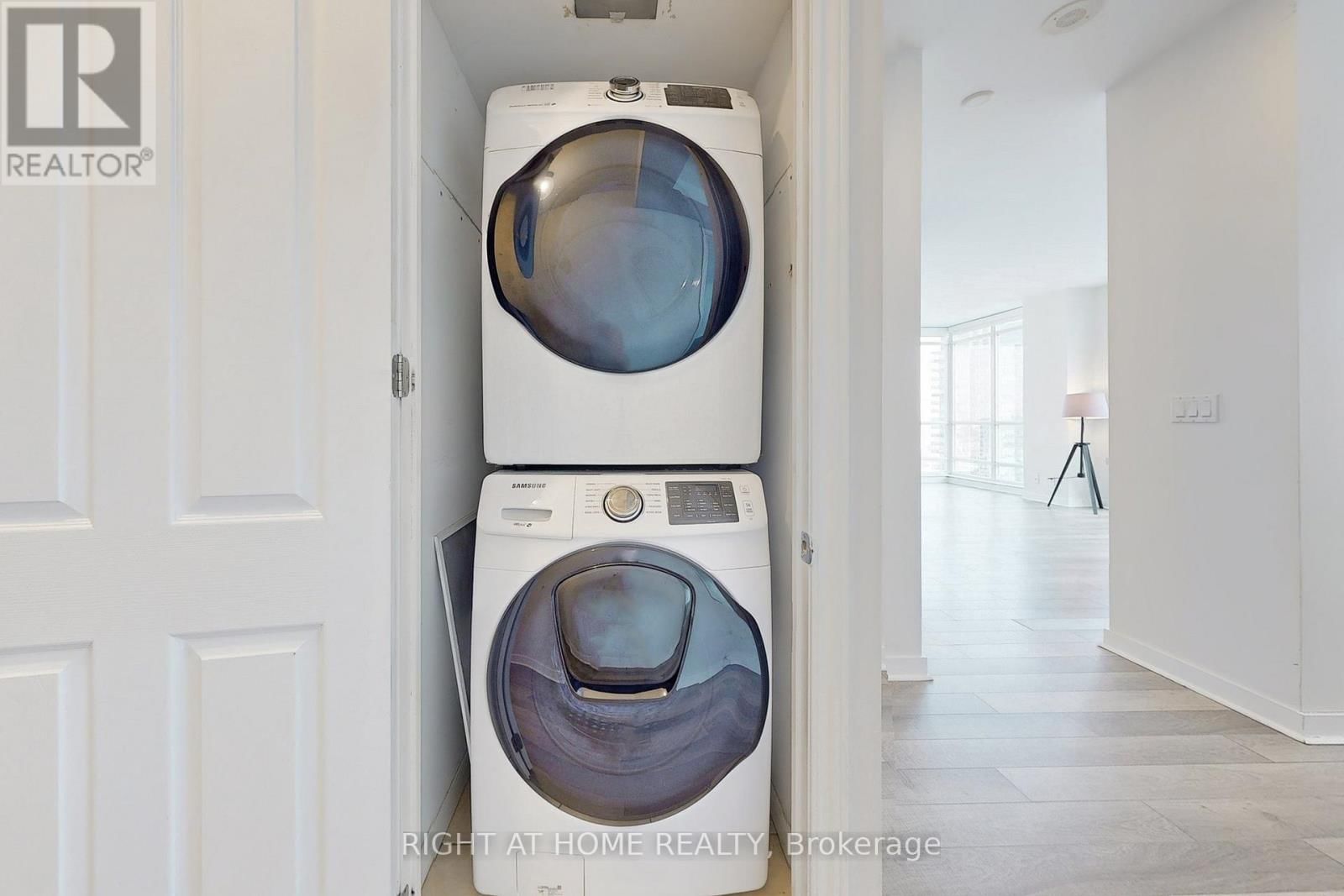 2207 - 185 LEGION ROAD NORTH Image 30