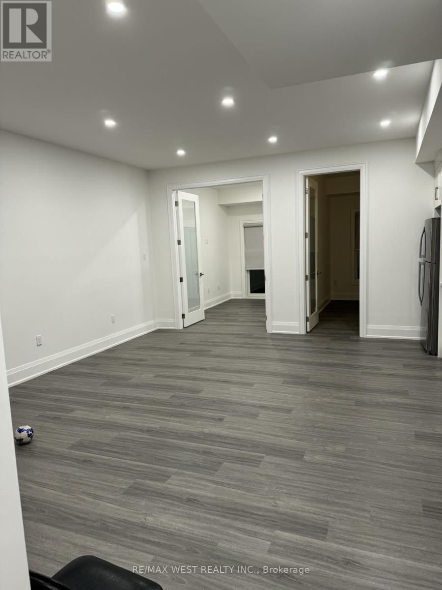 LOWER - 21 ANTONIO COURT Image 5