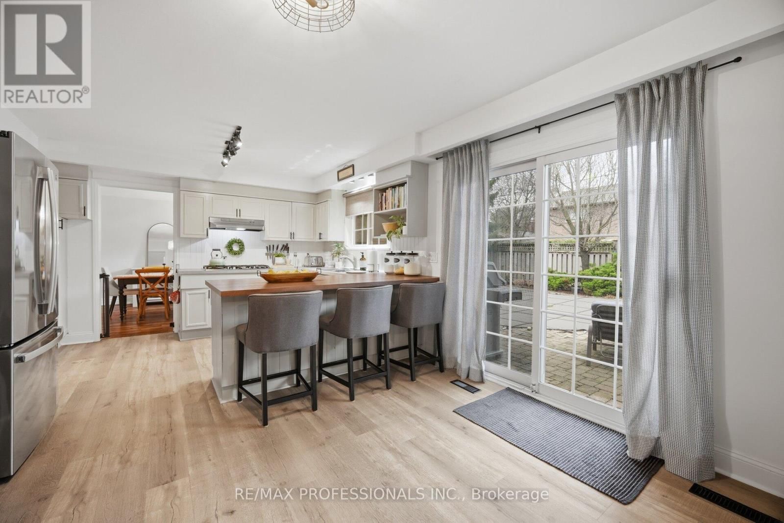 16 CHERRY POST CRESCENT Image 12