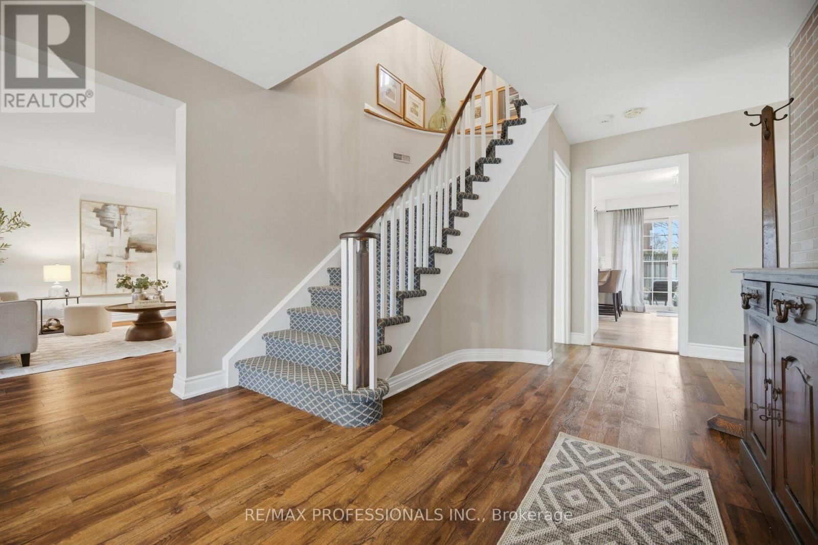 16 CHERRY POST CRESCENT Image 22