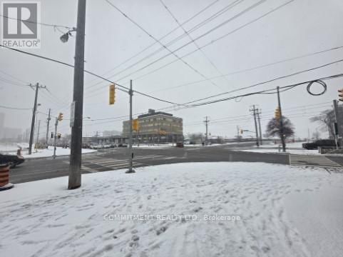 302 - 2100 FINCH AVENUE WEST Image 2