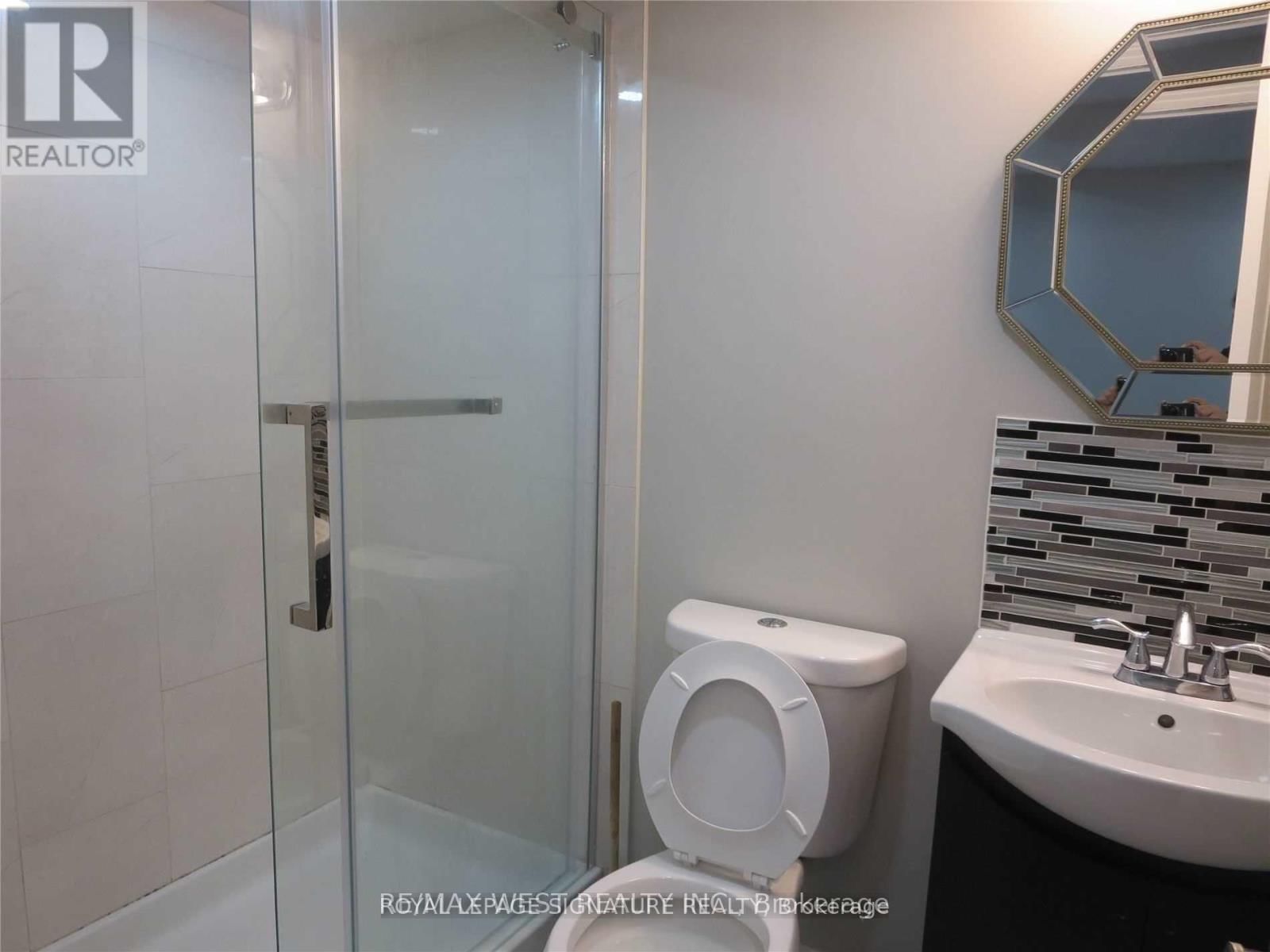 Bsmt - 6 VENUE ROAD Image 11