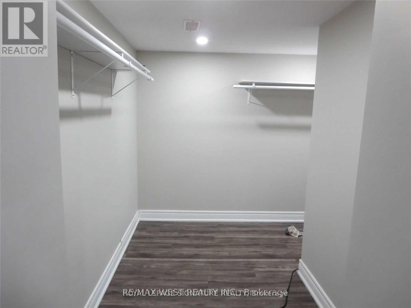 Bsmt - 6 VENUE ROAD Image 8