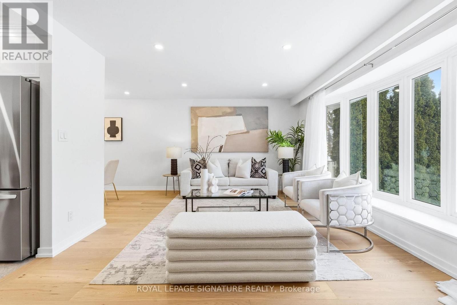 1271 CANFORD CRESCENT Image 1