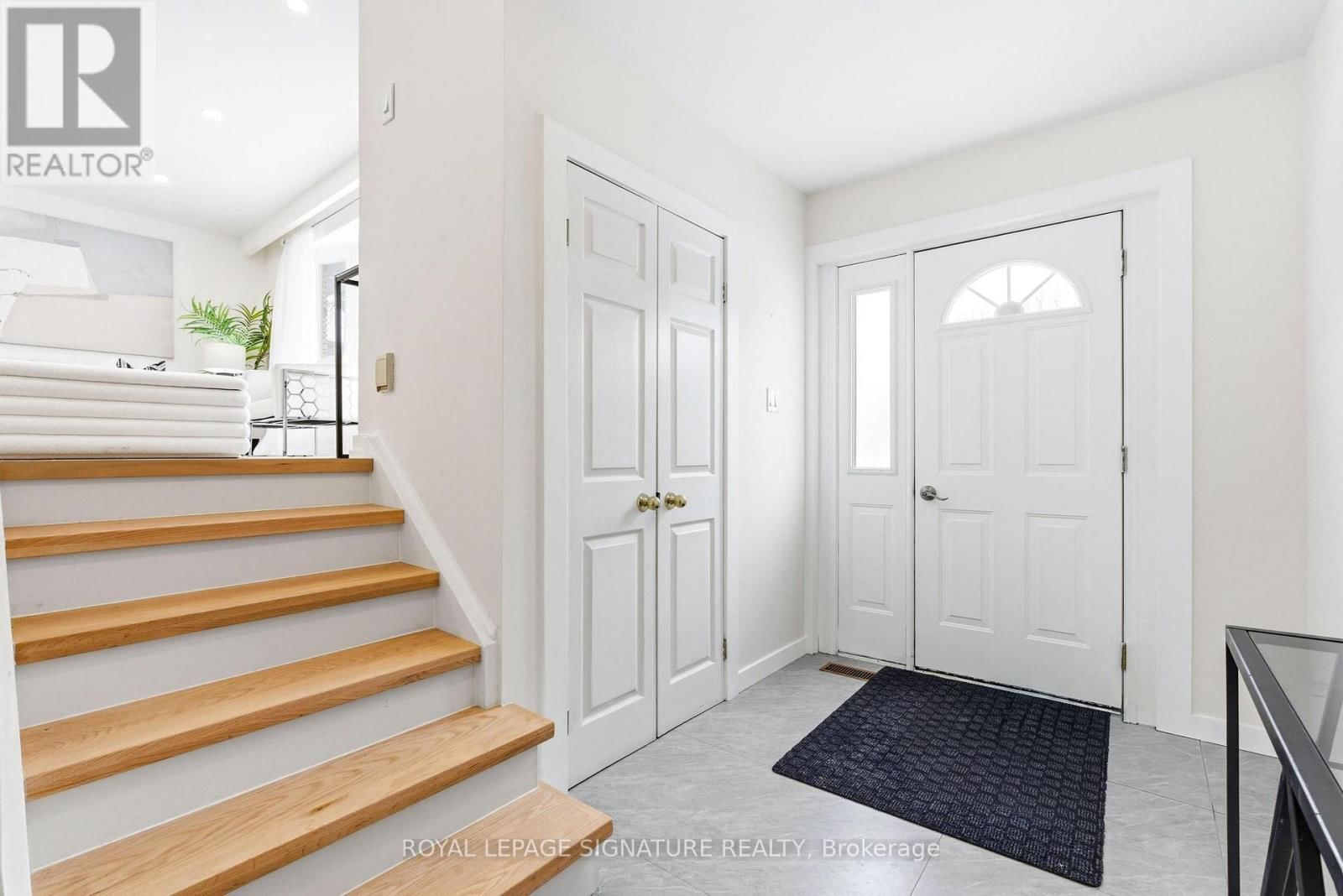 1271 CANFORD CRESCENT Image 12