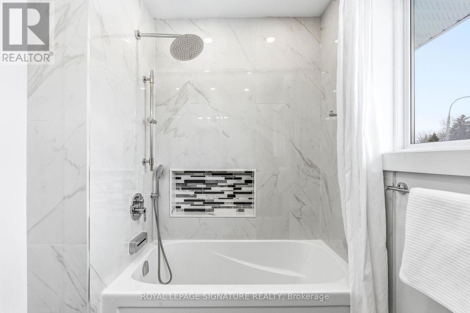 1271 CANFORD CRESCENT Image 16