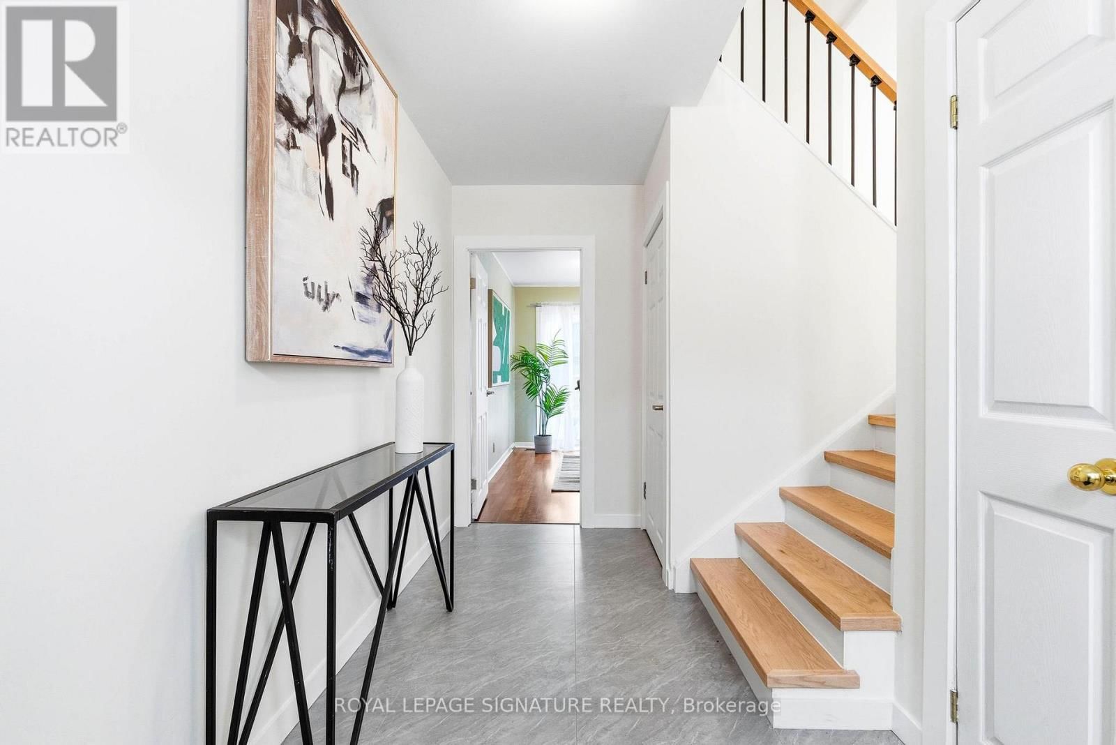 1271 CANFORD CRESCENT Image 3