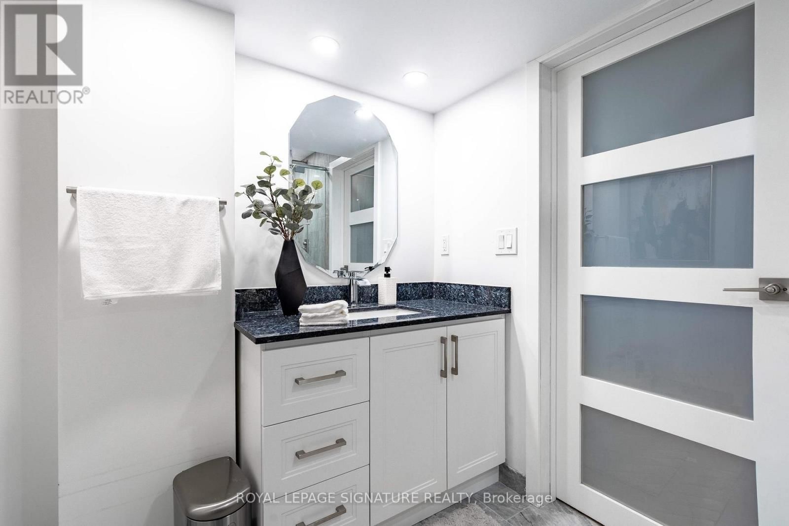 1271 CANFORD CRESCENT Image 34