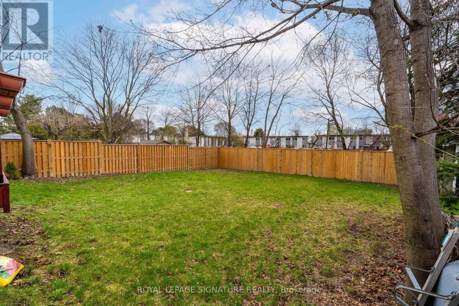 1271 CANFORD CRESCENT Image 44