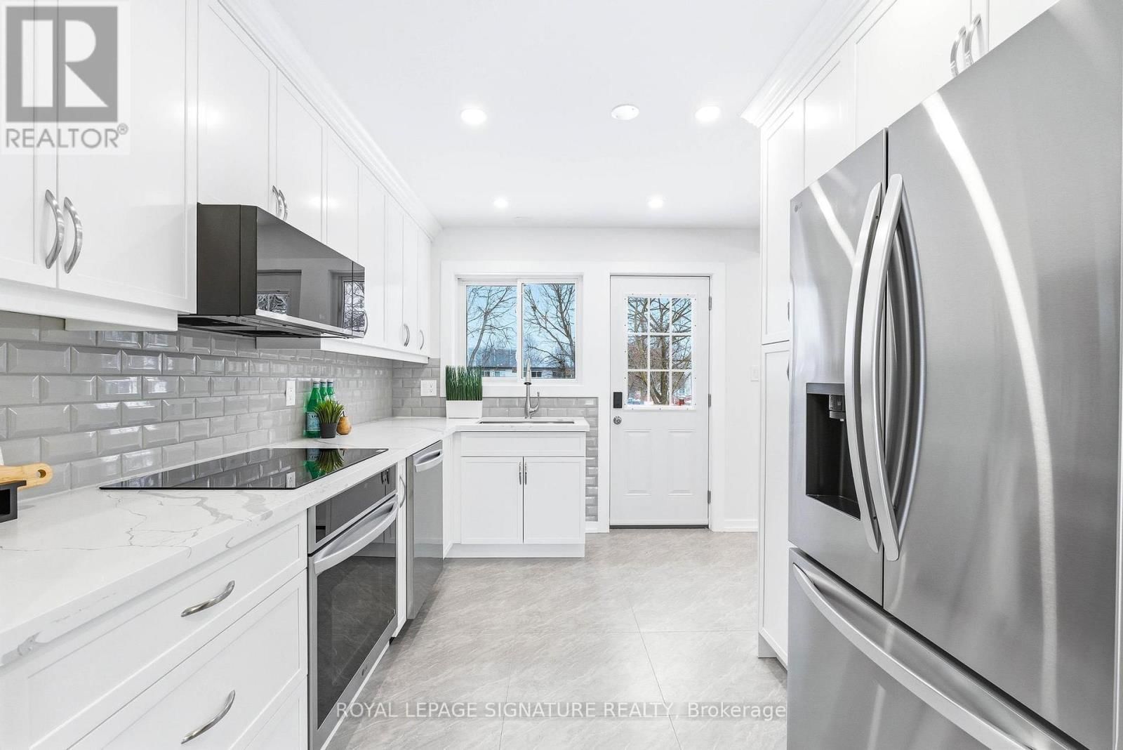 1271 CANFORD CRESCENT Image 9