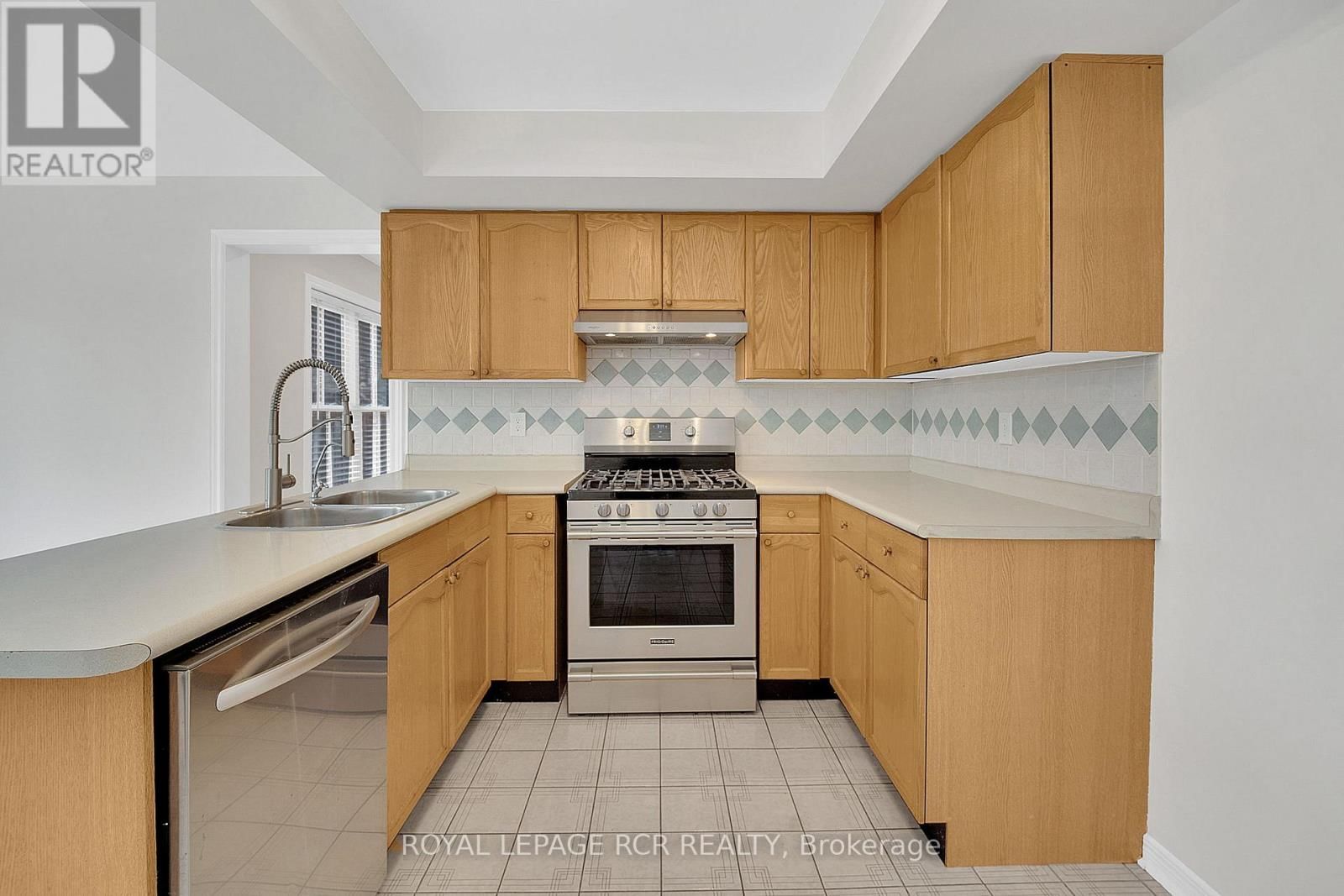 69 ST MICHAELS CRESCENT Image 15