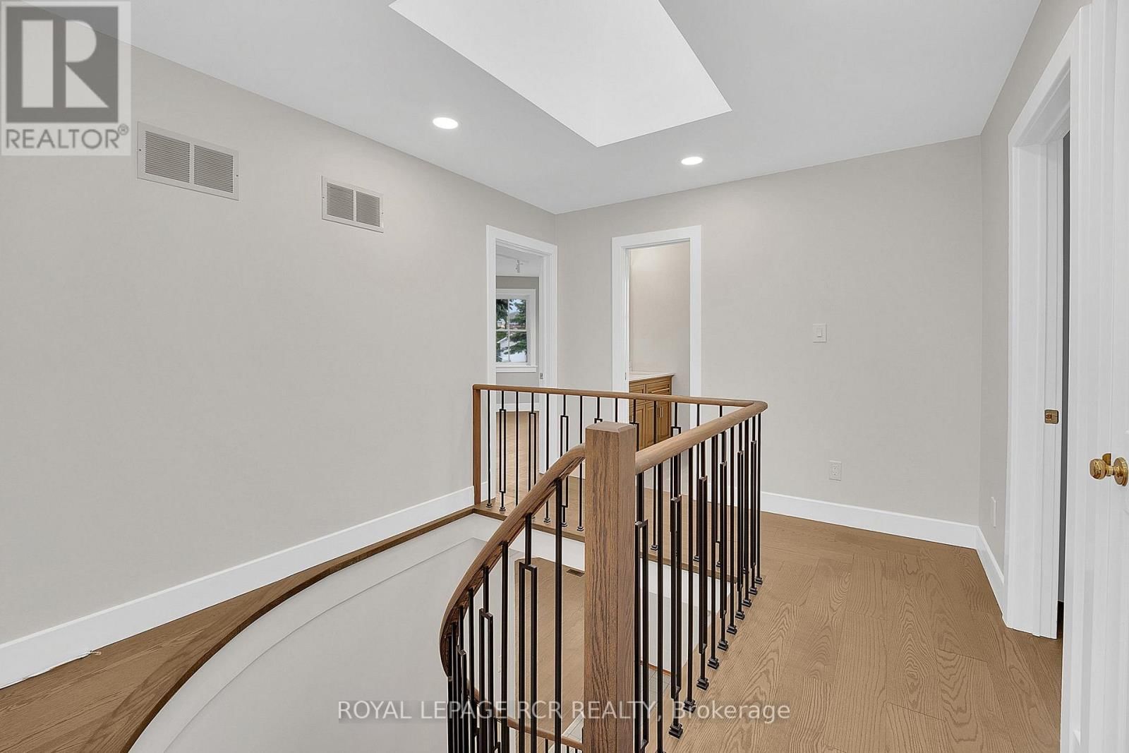 69 ST MICHAELS CRESCENT Image 21