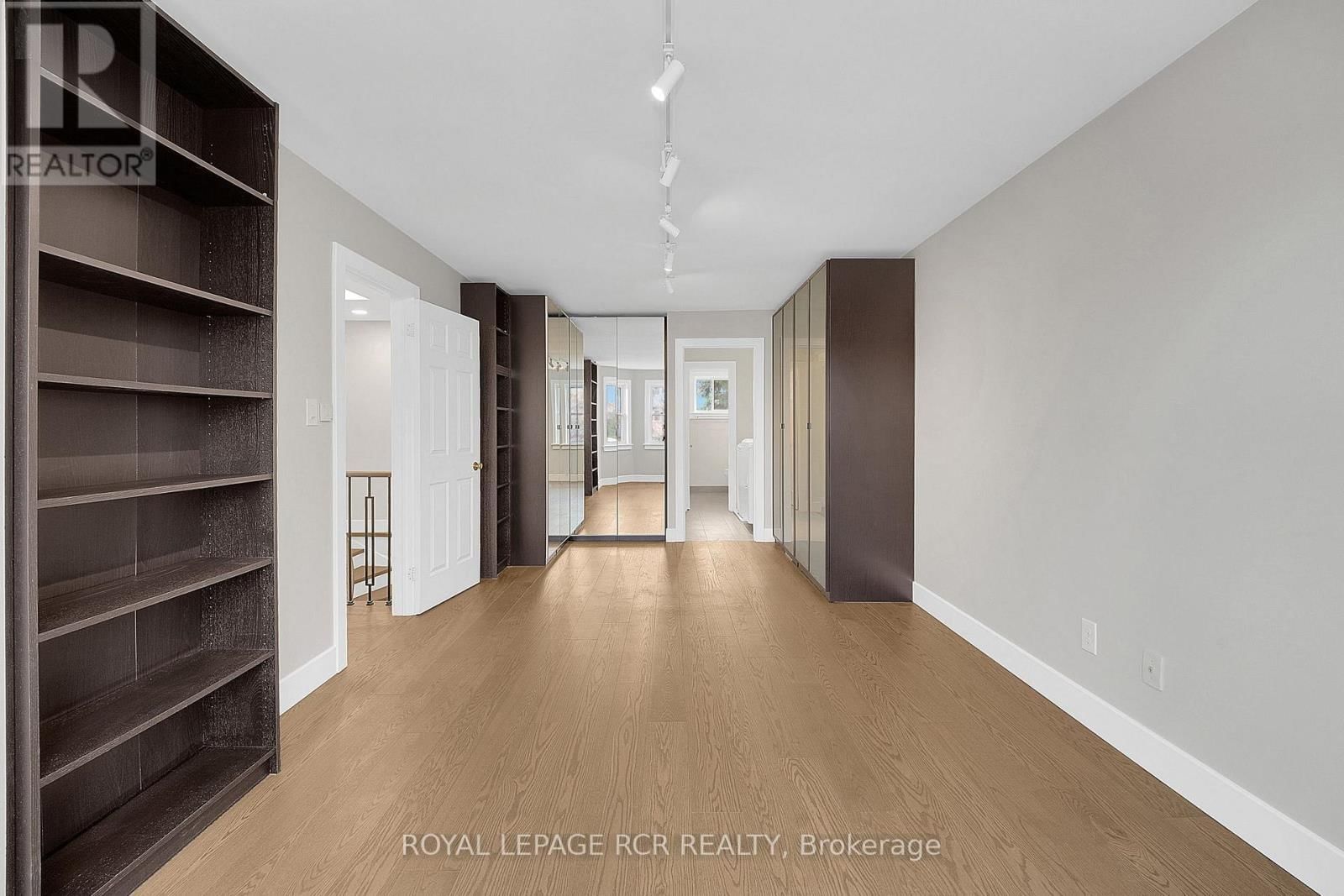 69 ST MICHAELS CRESCENT Image 24