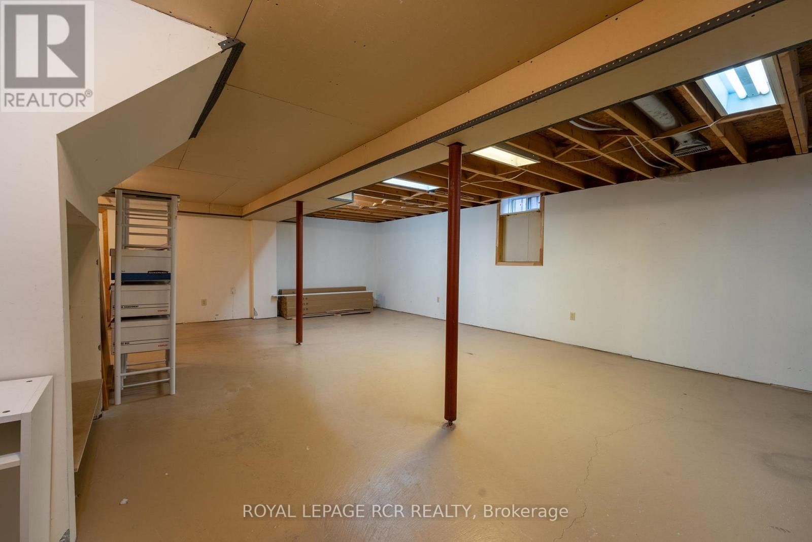 69 ST MICHAELS CRESCENT Image 31