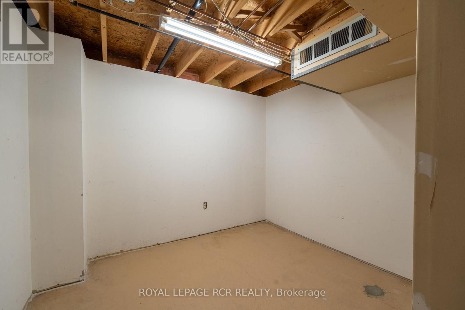 69 ST MICHAELS CRESCENT Image 32