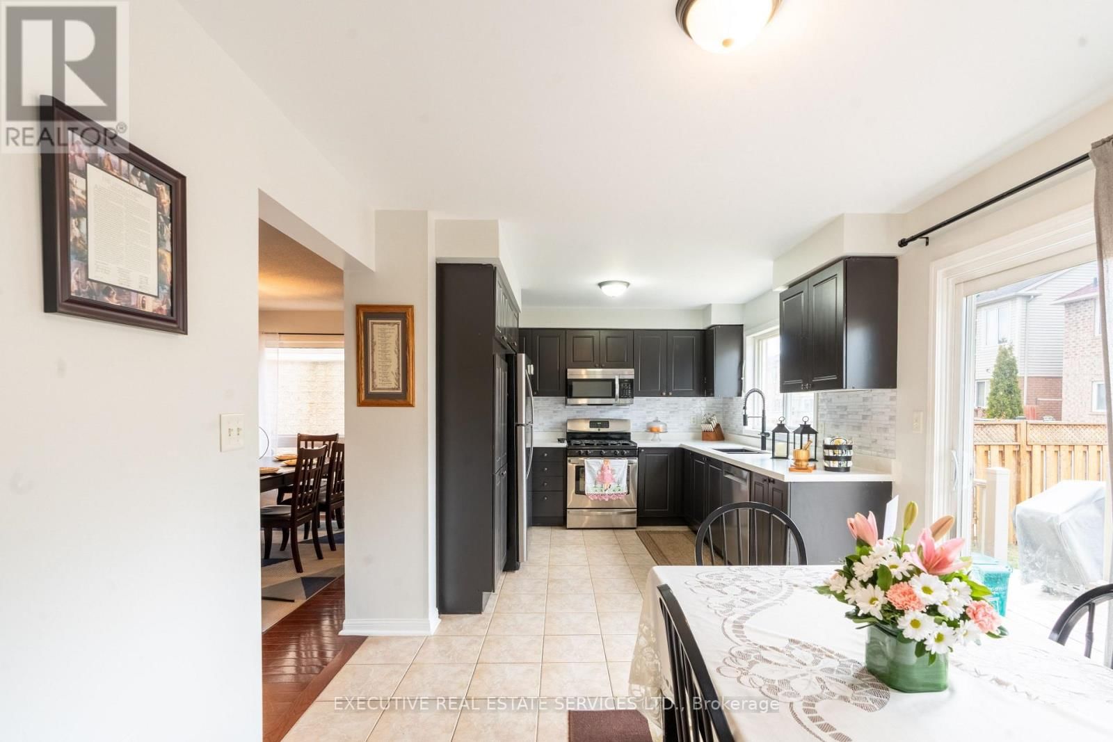 20 WETMEADOW DRIVE EAST Image 14