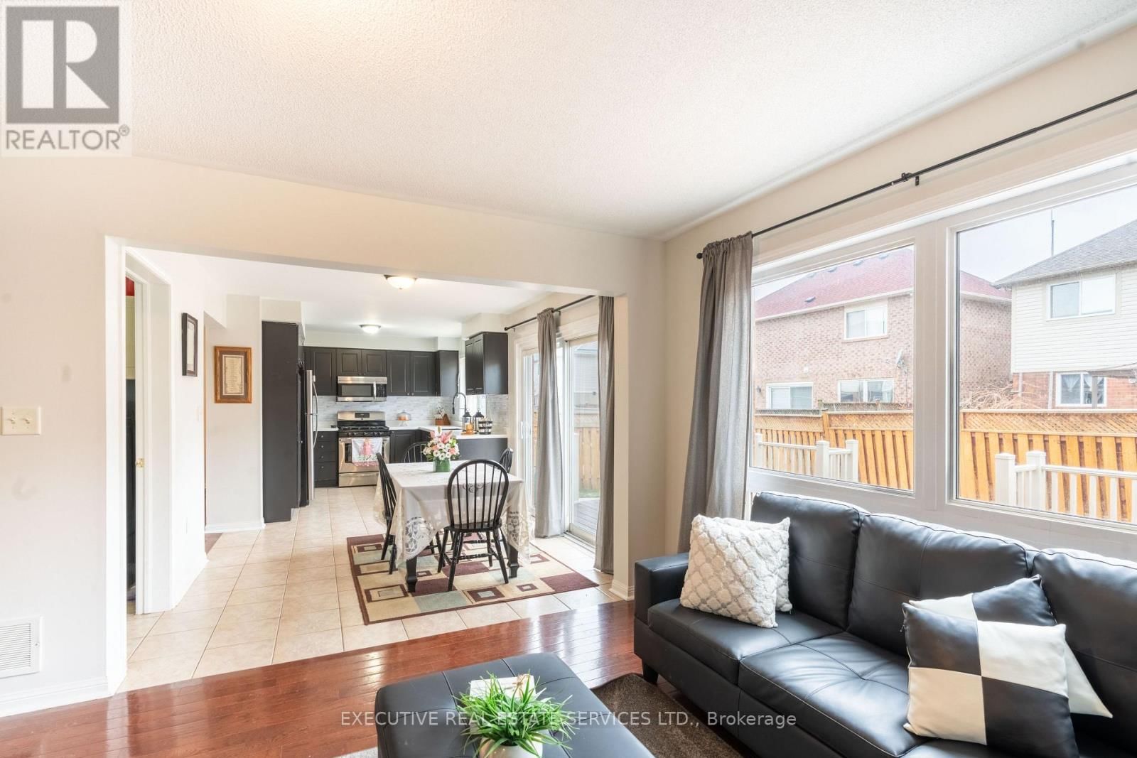 20 WETMEADOW DRIVE EAST Image 15