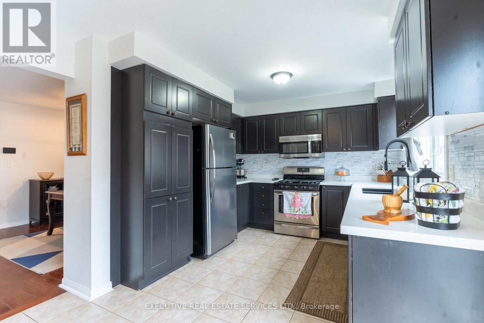 20 WETMEADOW DRIVE EAST Image 24