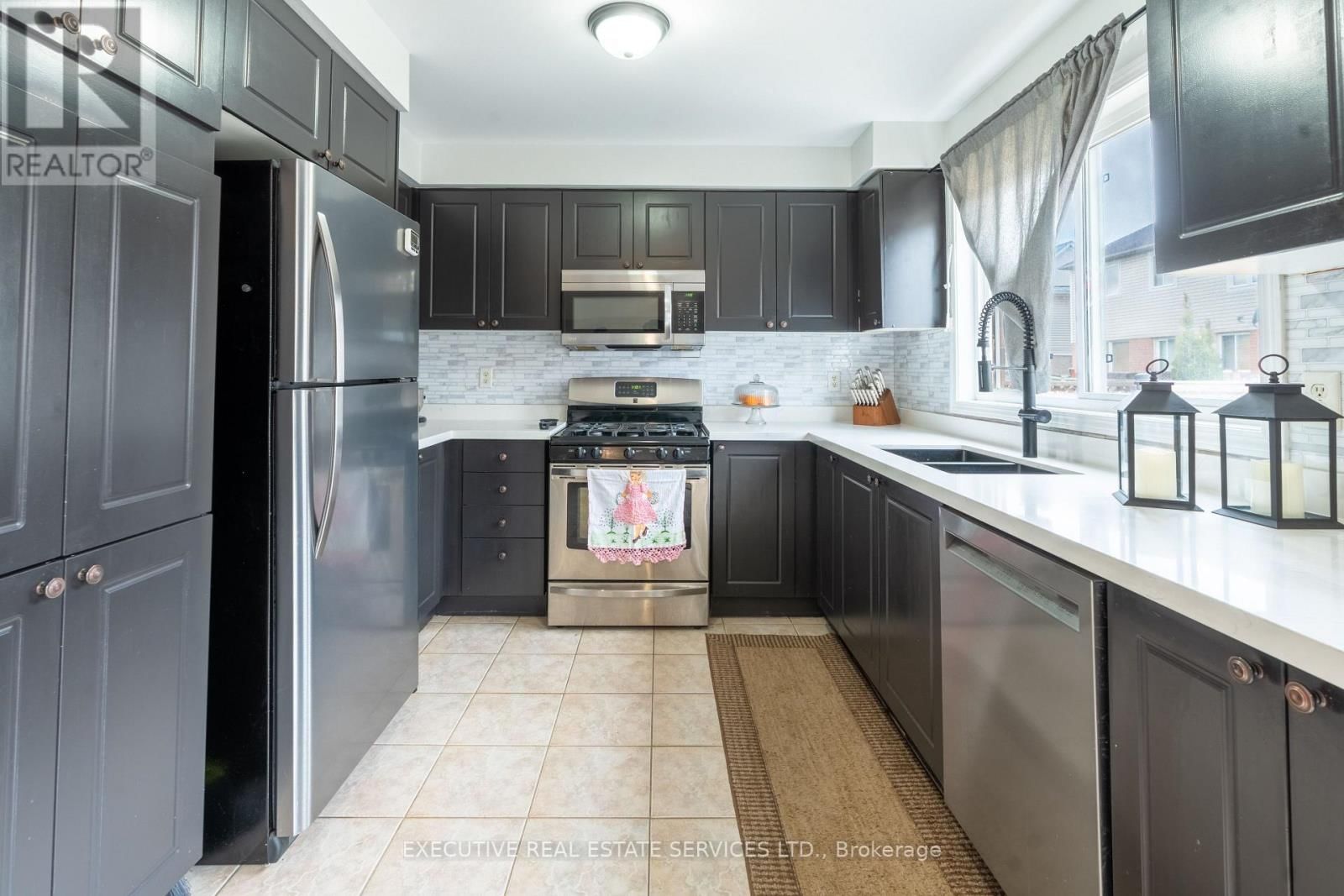 20 WETMEADOW DRIVE EAST Image 25