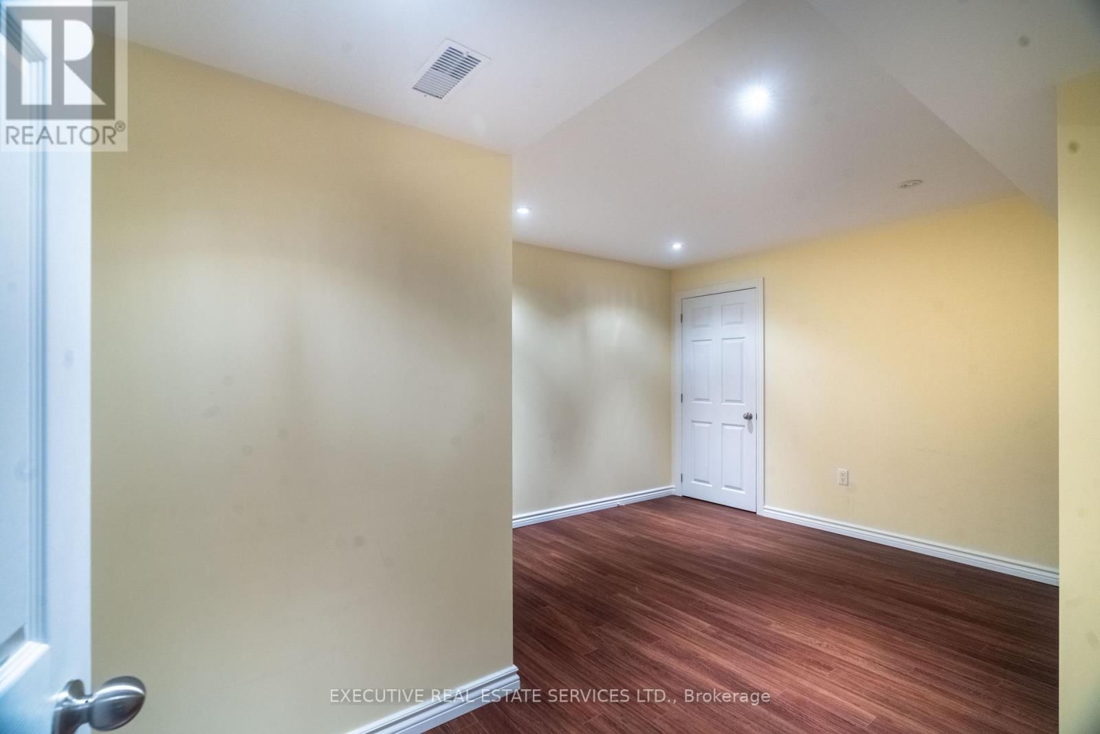 20 WETMEADOW DRIVE EAST Image 39