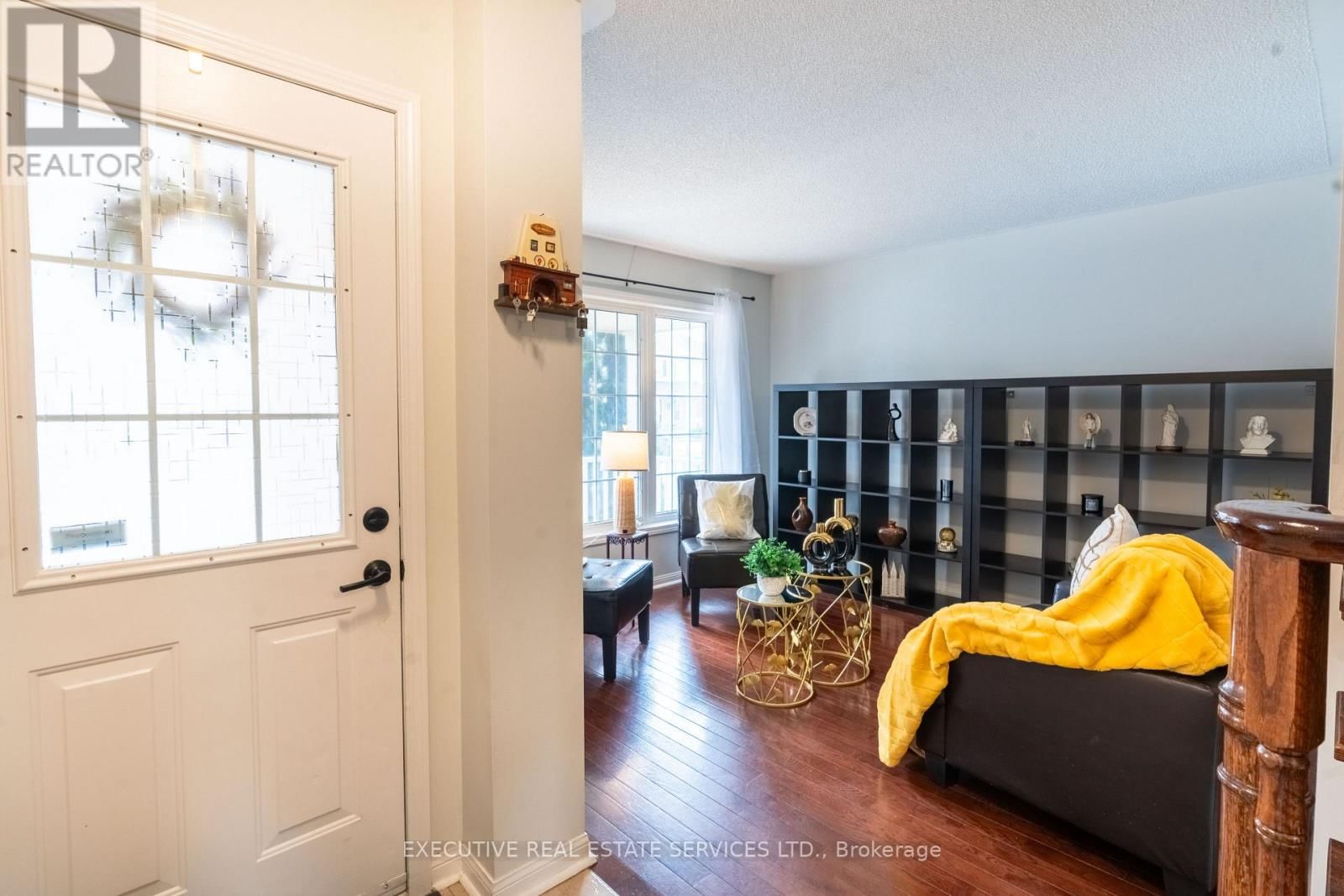 20 WETMEADOW DRIVE EAST Image 4