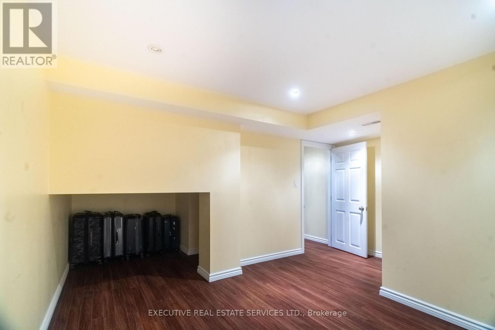 20 WETMEADOW DRIVE EAST Image 40