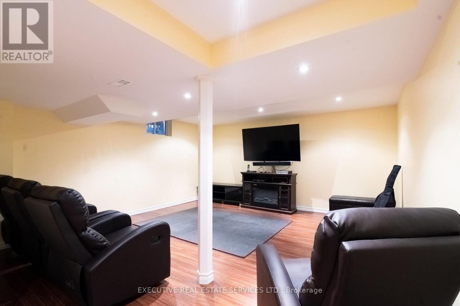 20 WETMEADOW DRIVE EAST Image 45