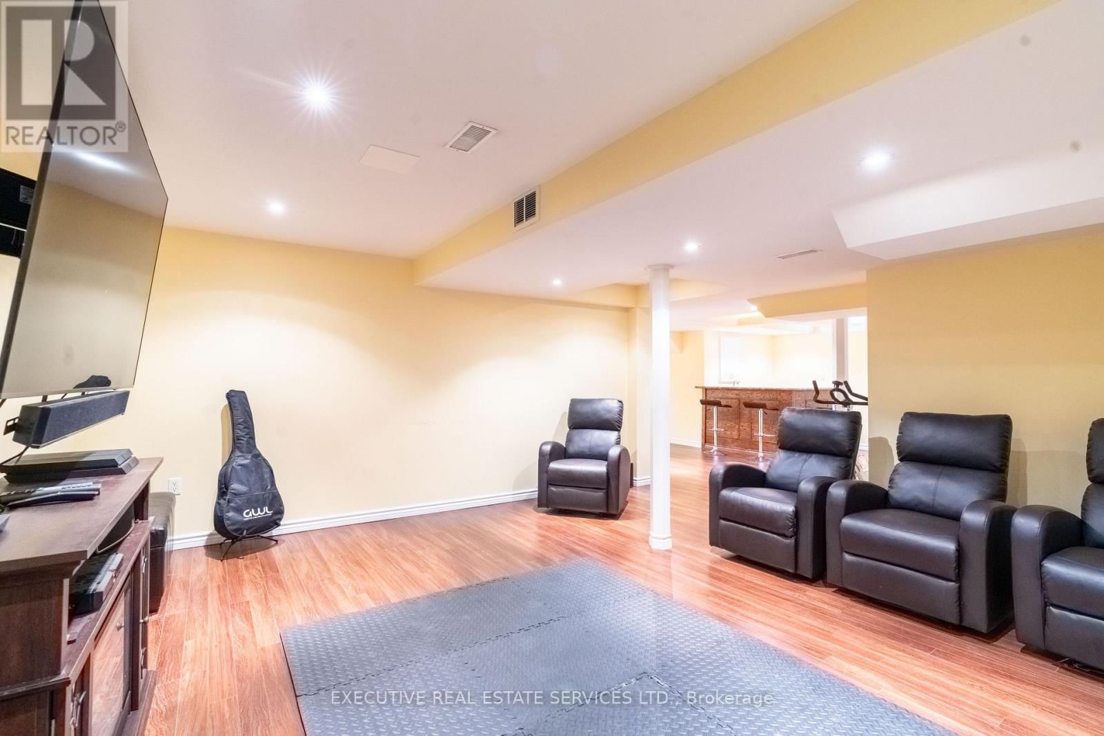 20 WETMEADOW DRIVE EAST Image 46